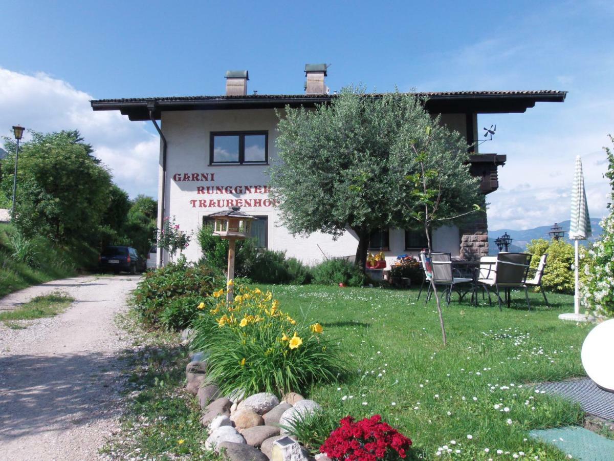 Garni Runggner Traubenhof Hotel Termeno Exterior foto